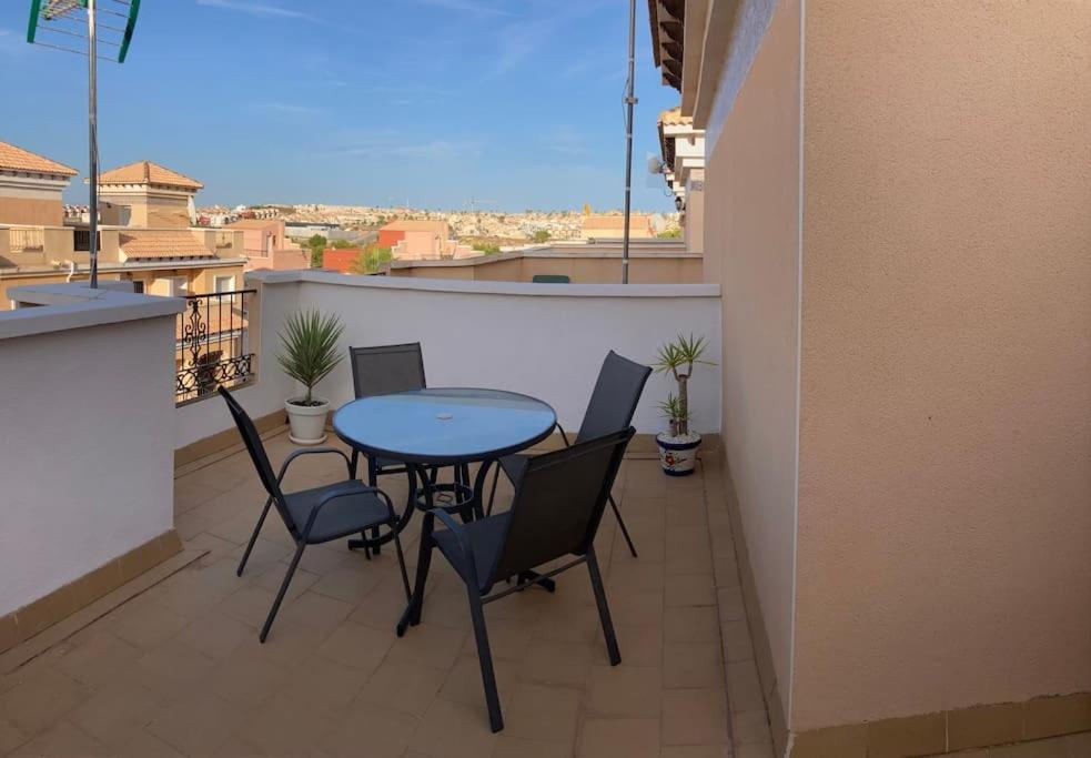 3 Bedroom Townhouse In Alicante, Orihuela ภายนอก รูปภาพ