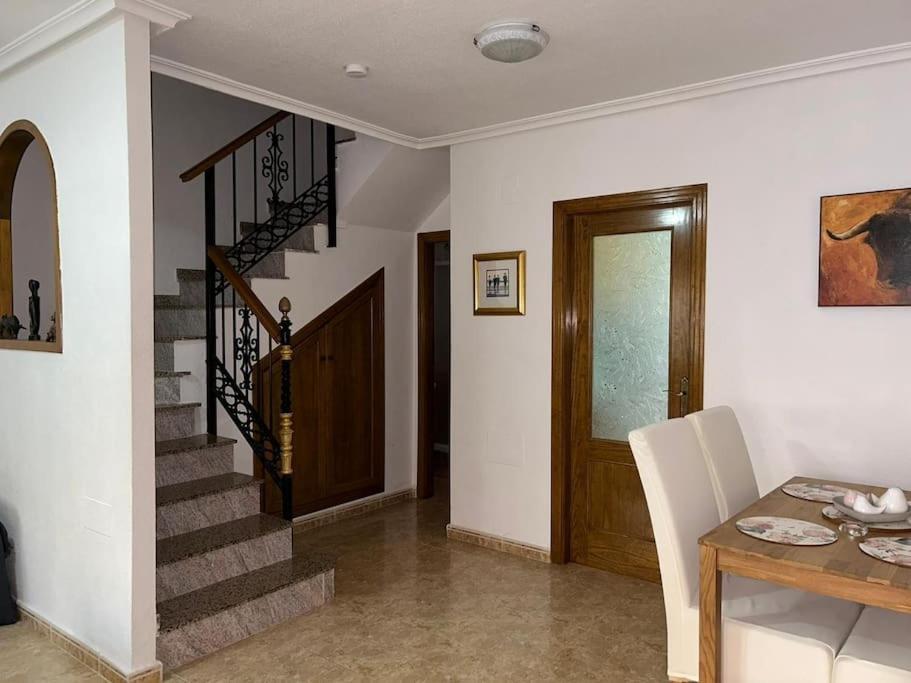 3 Bedroom Townhouse In Alicante, Orihuela ภายนอก รูปภาพ